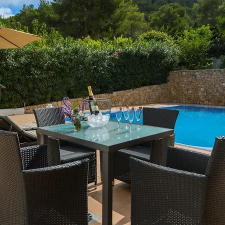 Vila Blanca Santa Eulalia *